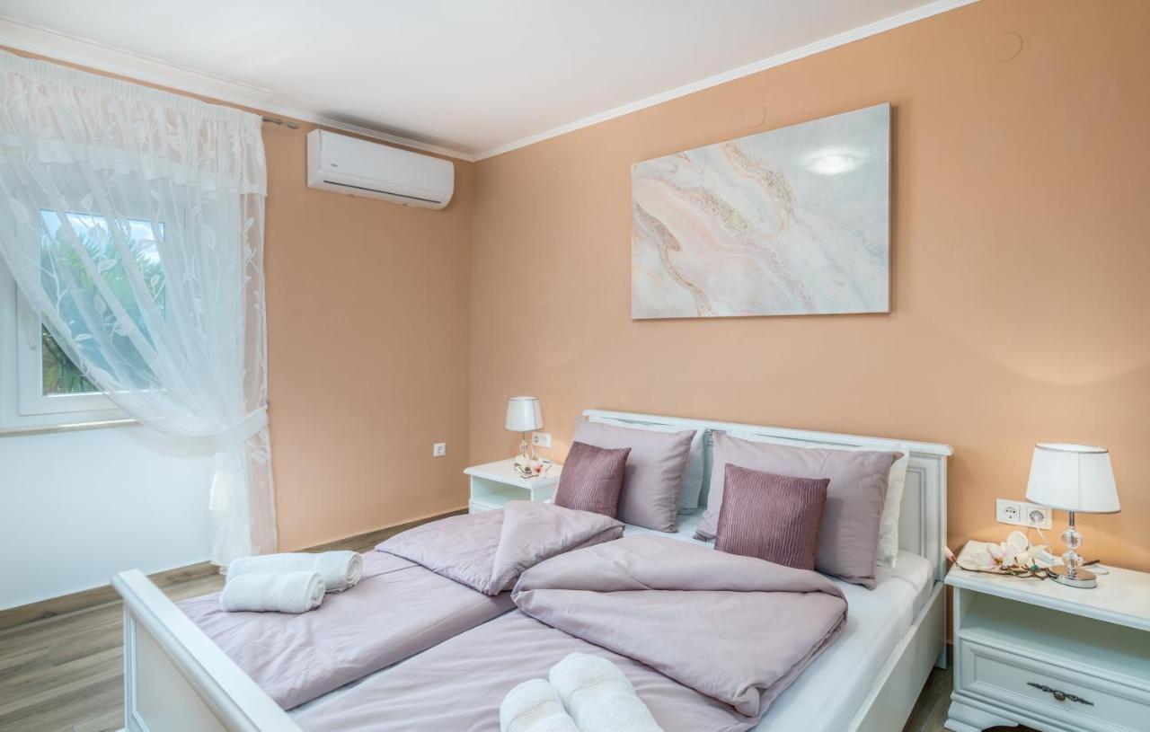 Holiday House Serenity Malinska Ngoại thất bức ảnh